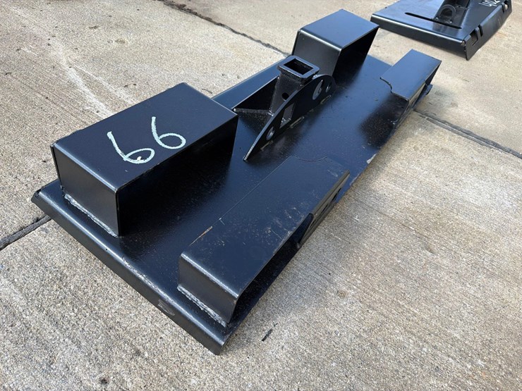 heavy-duty-skidloader-receiver-hitch-back-plate-image-3