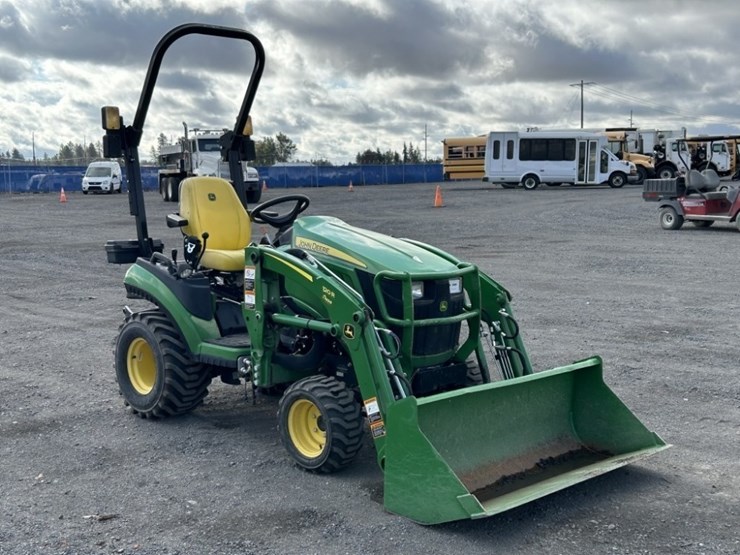 2021-john-deere-1025r-image-6