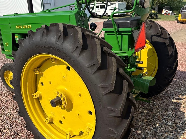 john-deere-70-image-7