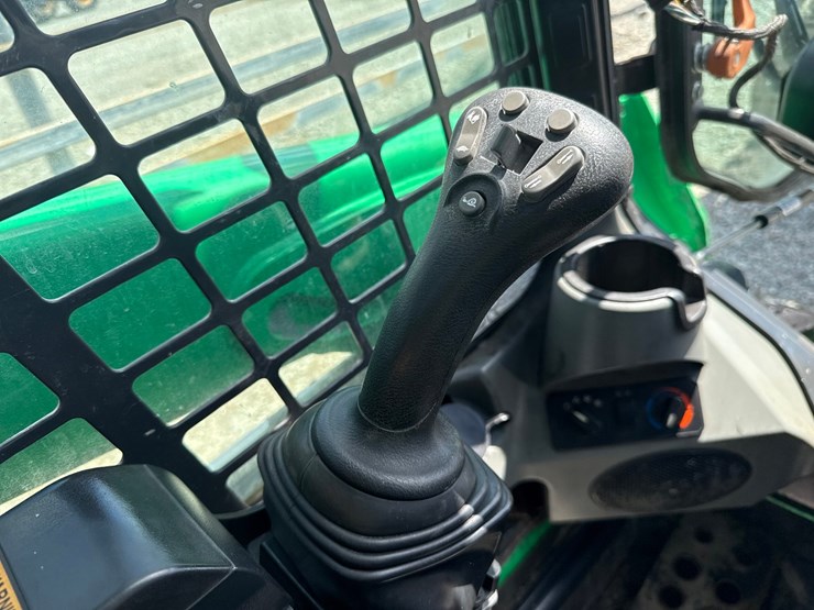 2019-bobcat-t550-image-43