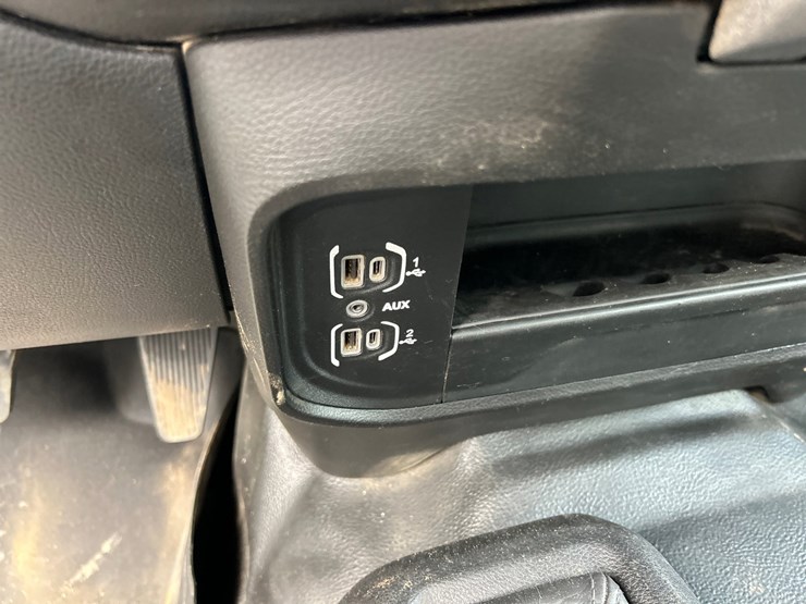 2021-dodge-2500-image-47
