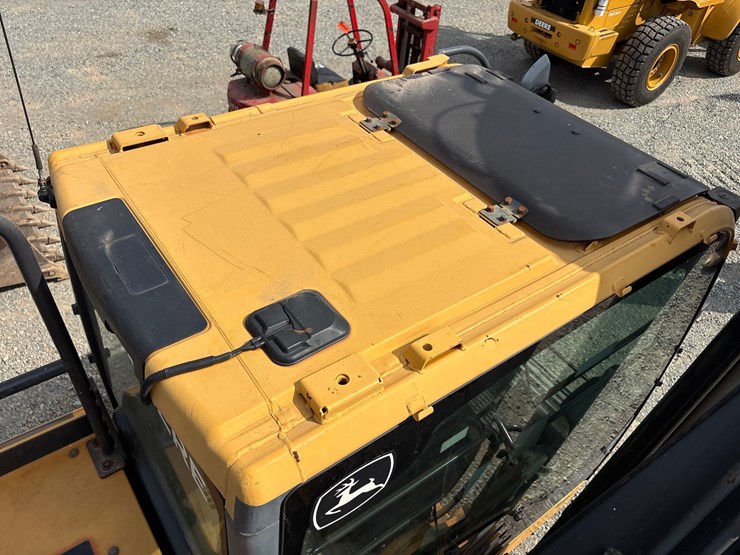 deere-250g-lc-image-21