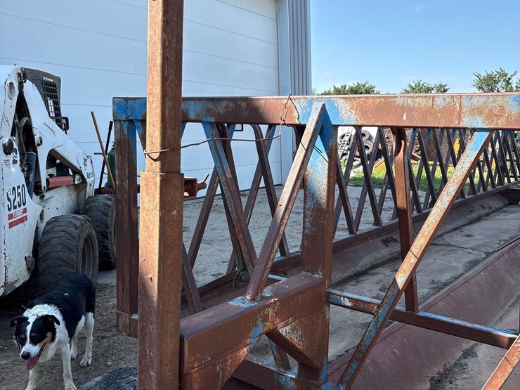 johnson-manufacturing-portable-hay-feeder-image-8