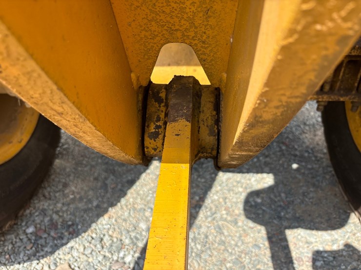 deere-444h-image-23
