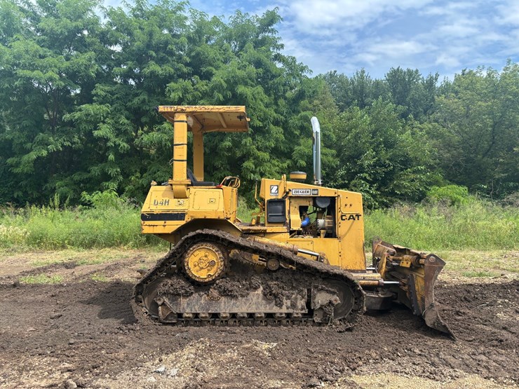 caterpillar-d4h-image-5