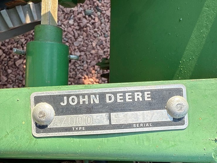 john-deere-7000-image-39