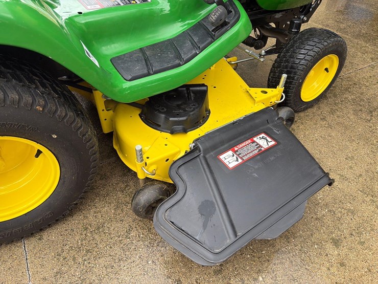 2021-john-deere-x390-image-10