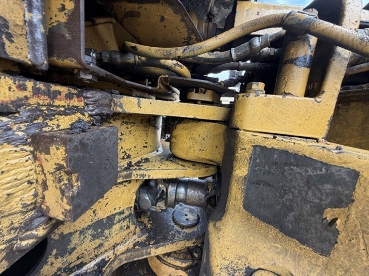 1994-caterpillar-518c-image-21