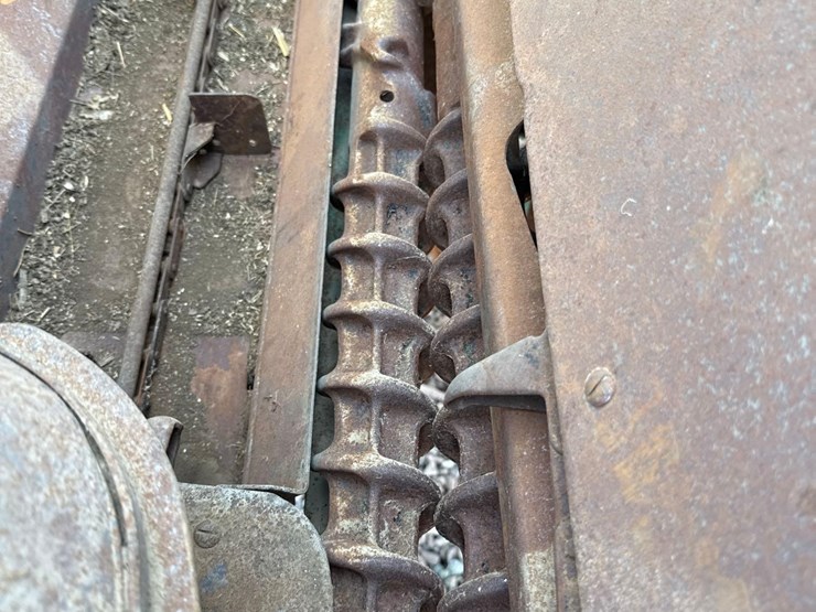 john-deere-630-image-15
