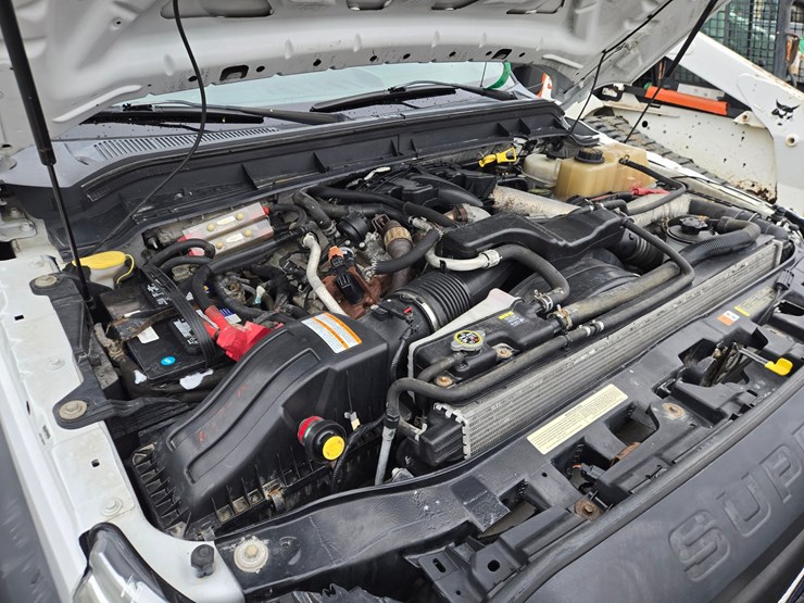 2011-ford-f550-image-46