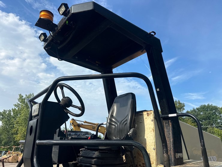 #2795-•-volvo-pro-pac-115-single-drum-compactor-image-21