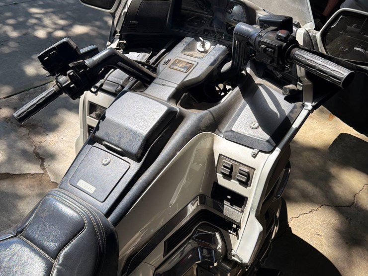 1994-honda-goldwing-motorcycle-image-7