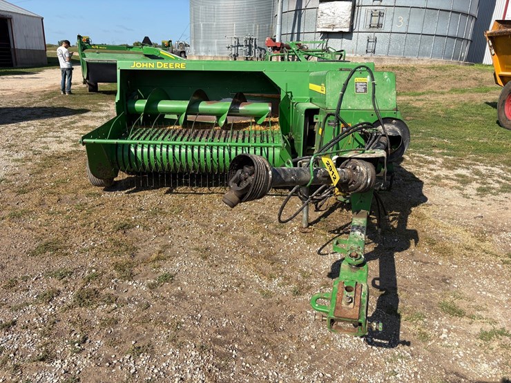 john-deere-338-image-8