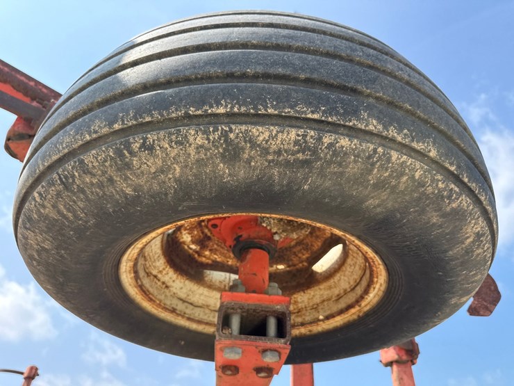 allis-chalmers-1300-image-36