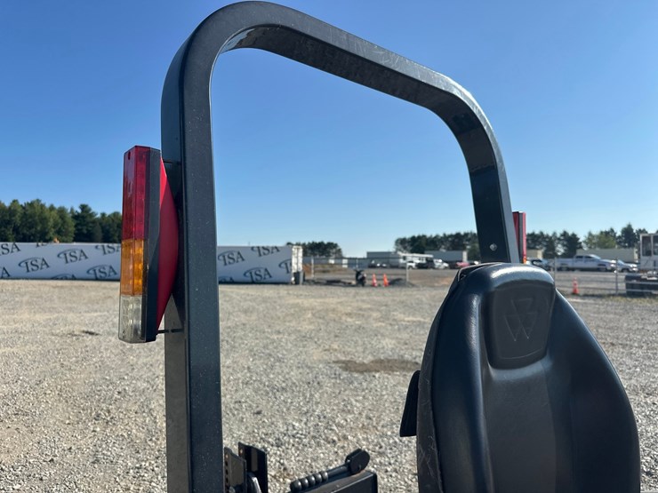 2021-massey-ferguson-1805-image-49