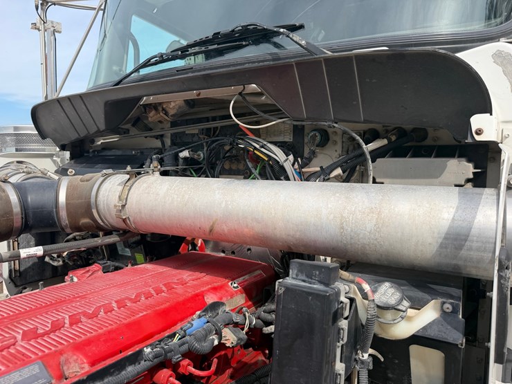 2016-kenworth-w900l-image-60