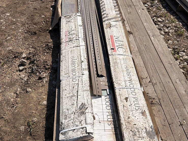 wood-grain-steel-horizontal-siding-image-6