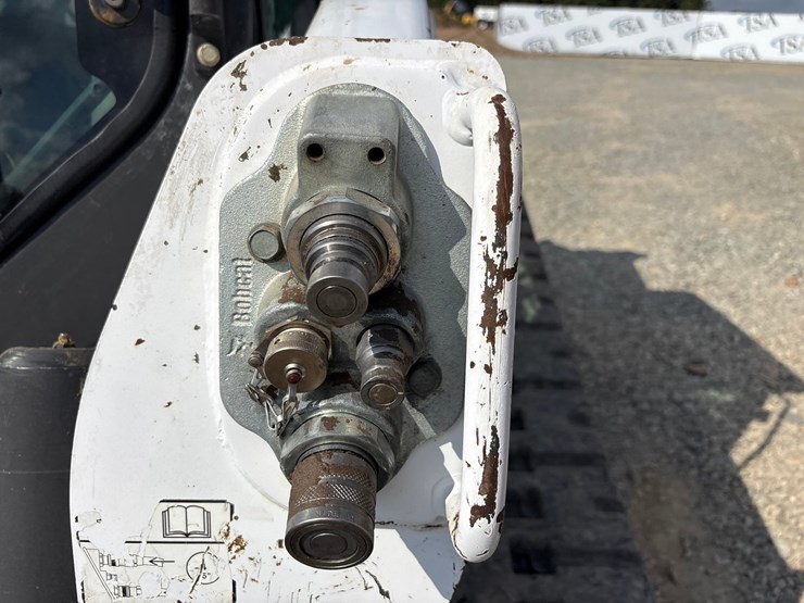 2016-bobcat-t630-image-29