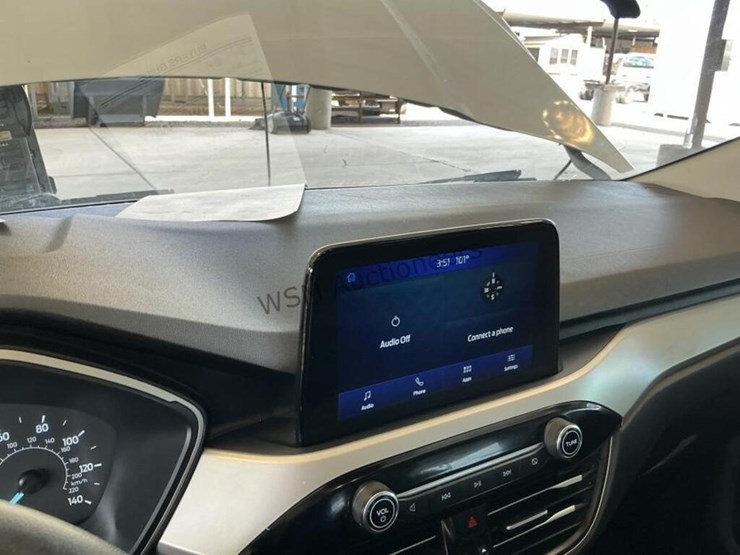 2022-ford-escape-image-18