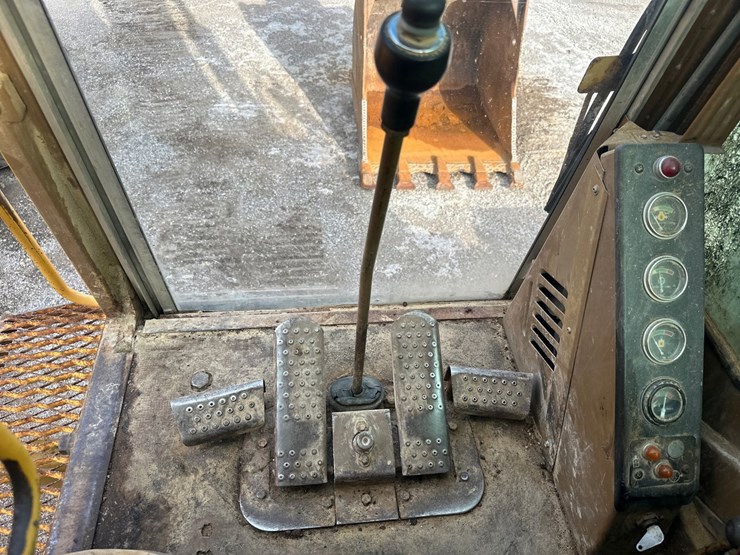 caterpillar-225d-lc-image-46
