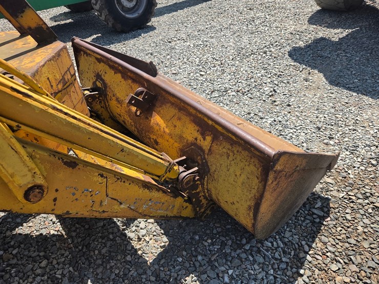 #61410-•-case-w-3-loader-backhoe-image-12