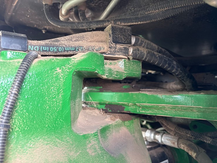 2022-john-deere-640-image-24