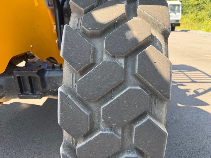 2024-jcb-509-42-image-107