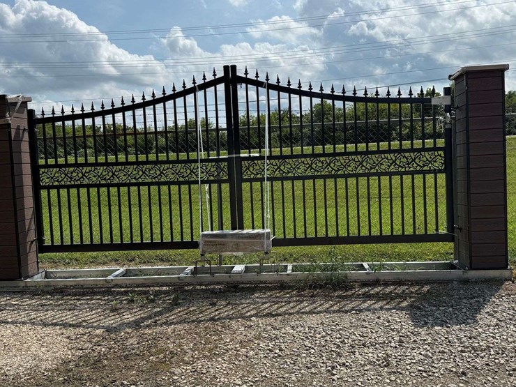 unused-20'-x-8'-electric-double-swing-gate-image-2