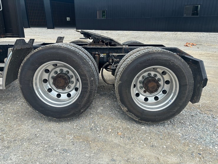 2012-kenworth-w900-image-118