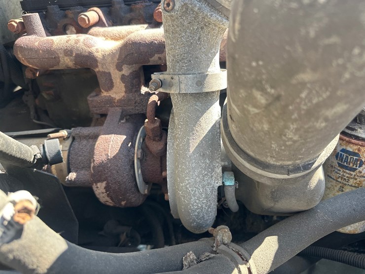 2000-freightliner-fl60-image-51