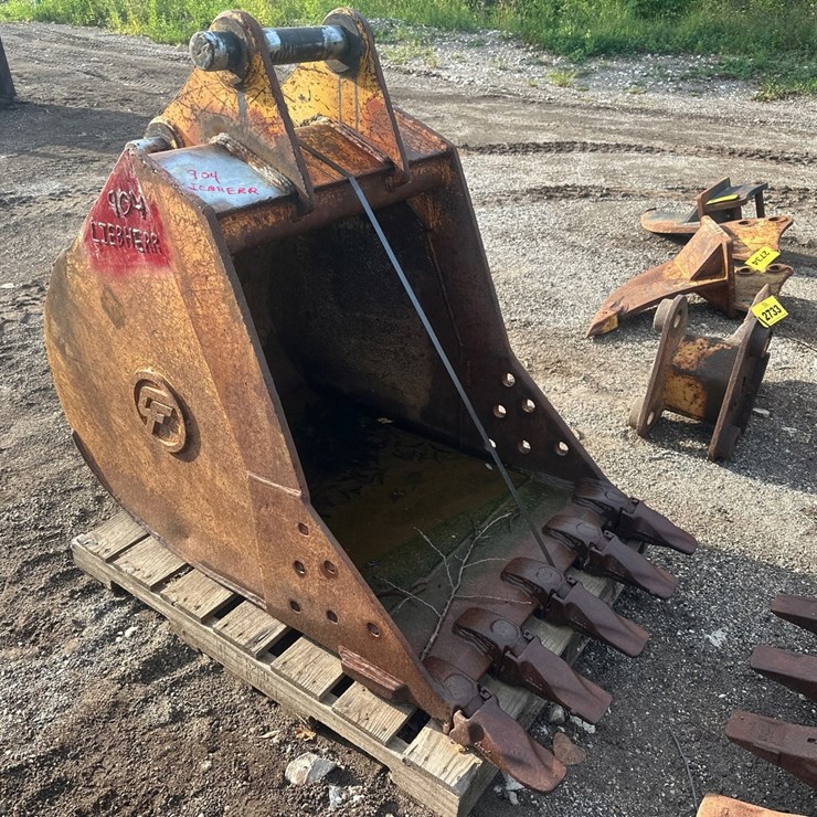#2732 • Approx 36" Excavator Bucket