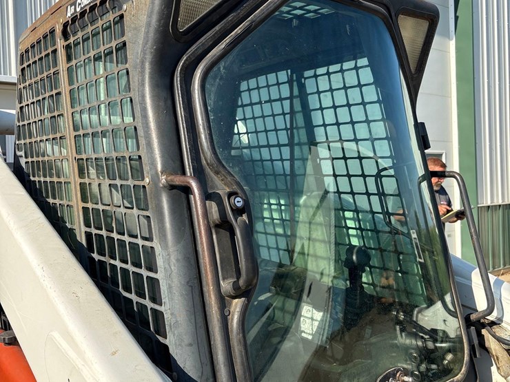 2008-bobcat-s250-image-26