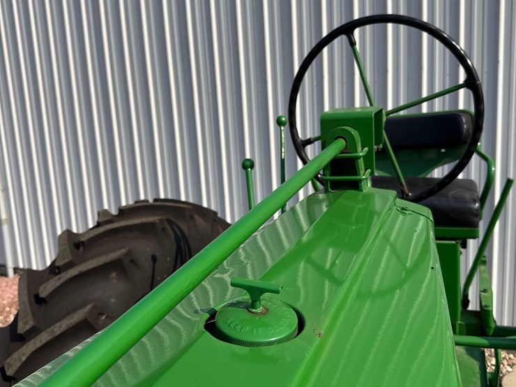 john-deere-70-image-37
