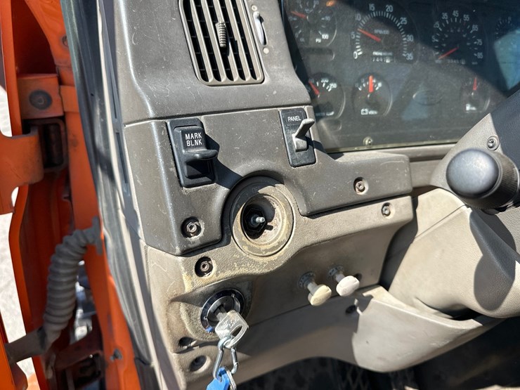 2000-caterpillar-3126-image-35