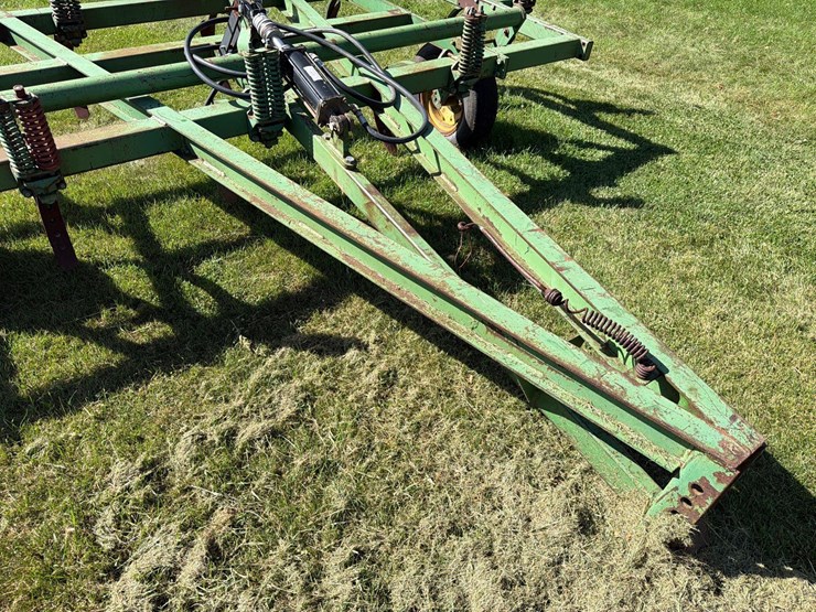 john-deere-100-image-7