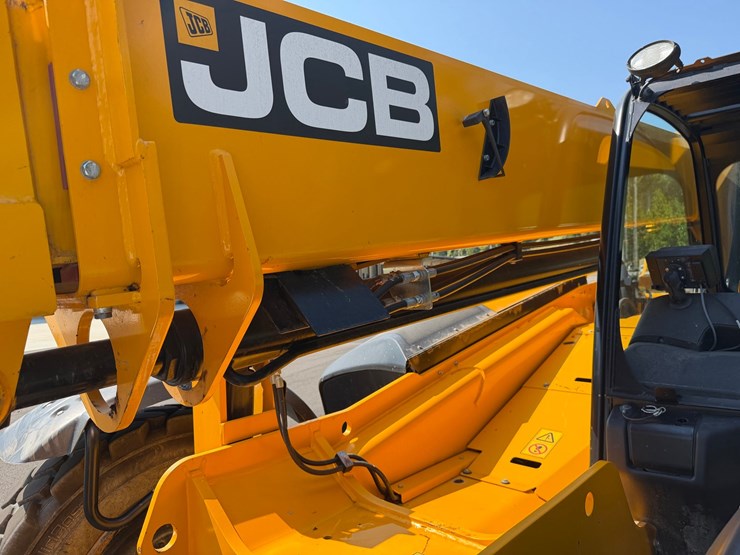 2024-jcb-509-42-image-19