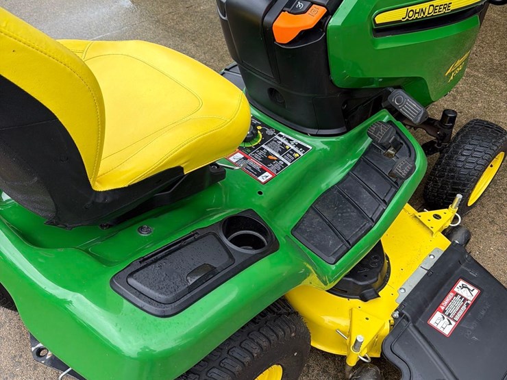 2021-john-deere-x390-image-11