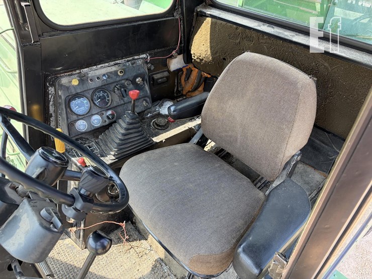 john-deere-4420-image-5