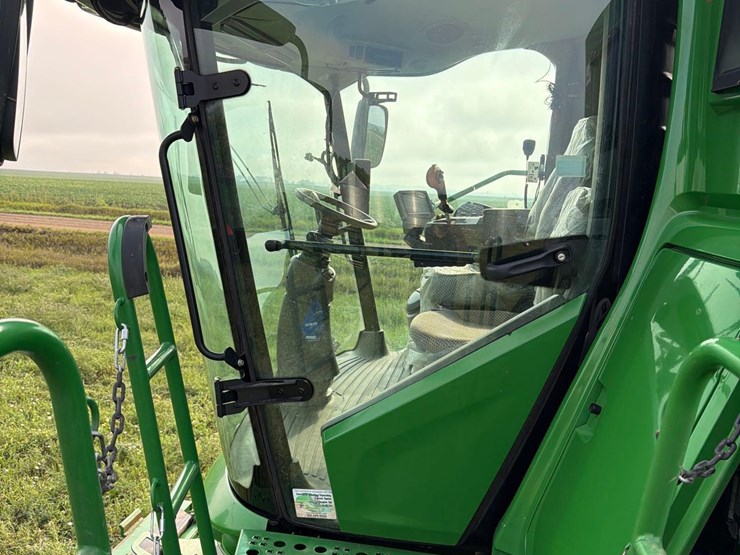 2013-john-deere-s660-image-61