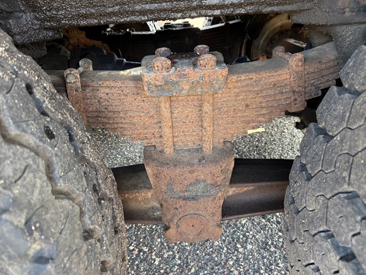 #2470-•-2002-tor-truck-dr-4280-crane-truck-image-42