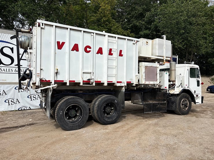 1990-peterbilt-320-image-5