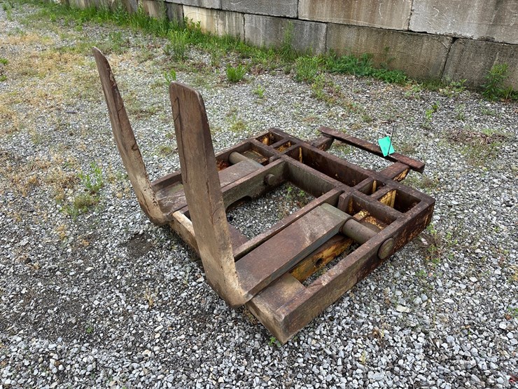 #4003-•-approx-40"-loader-forks-image-1