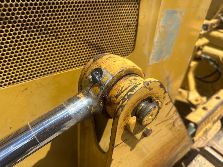 caterpillar-d5c-xl-image-18