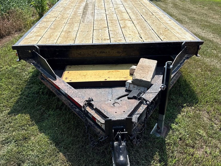 1972-fruehof-8ft-x-19ft-flatbed-equipment-trailer-image-2
