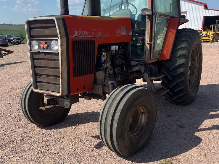 massey-ferguson-2705-image-1
