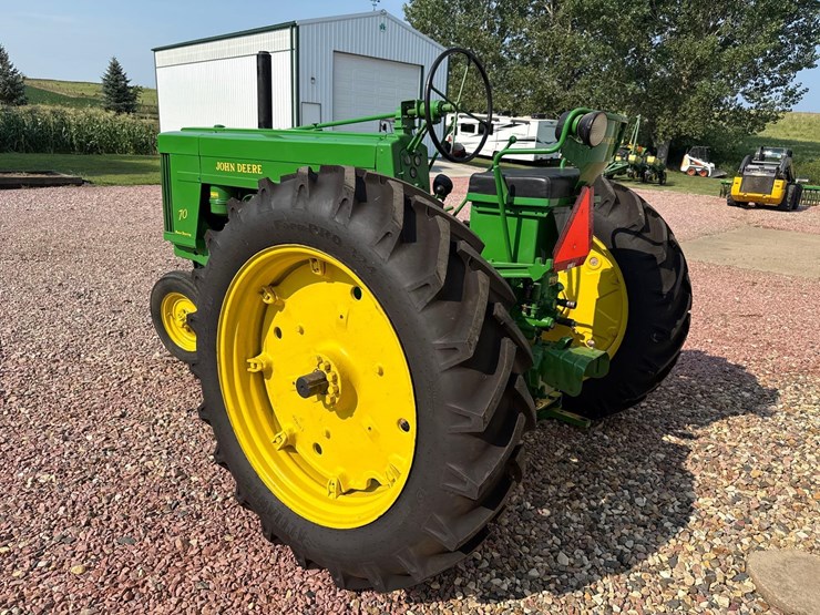 john-deere-70-image-4