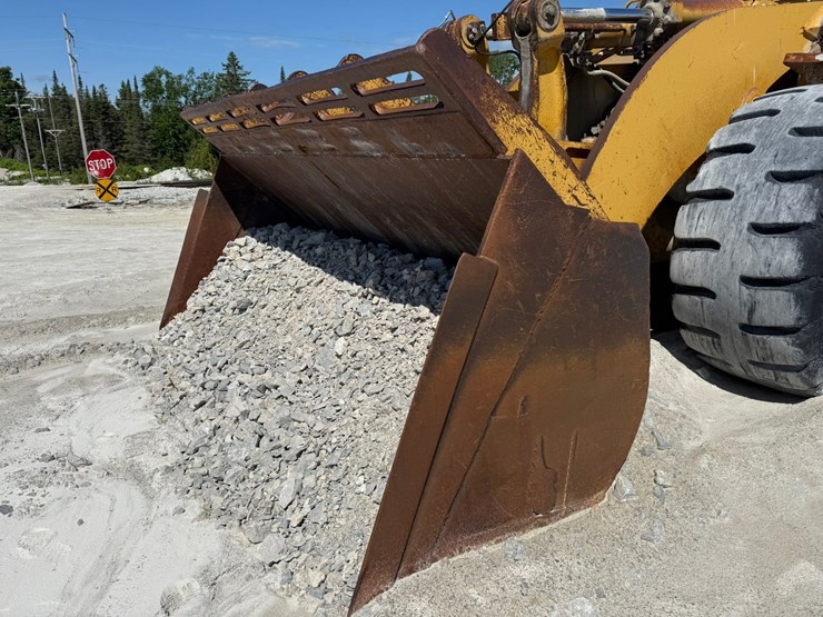 caterpillar-988-image-9