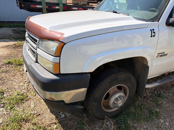 2006-chevrolet-3500-image-15