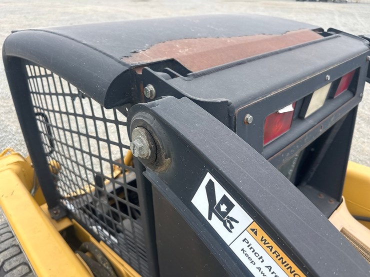 john-deere-250-image-12