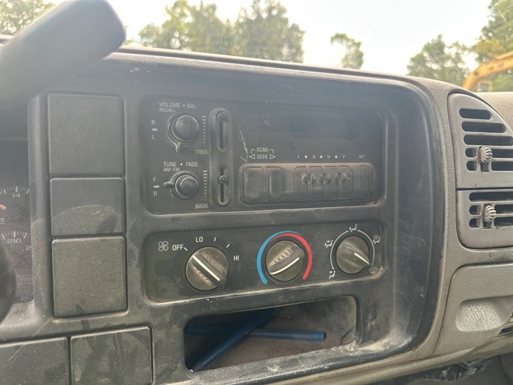 2000-gmc-3500-image-35